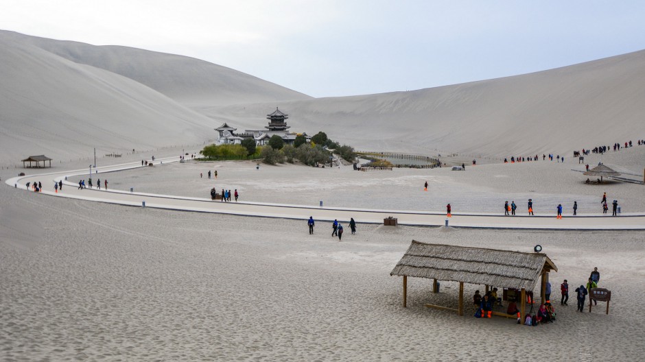 神奇的甘肃敦煌月牙泉高清风景大图