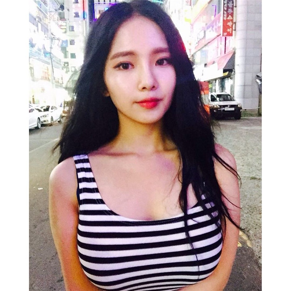 韩国网络美女jeee622丰满性感图片